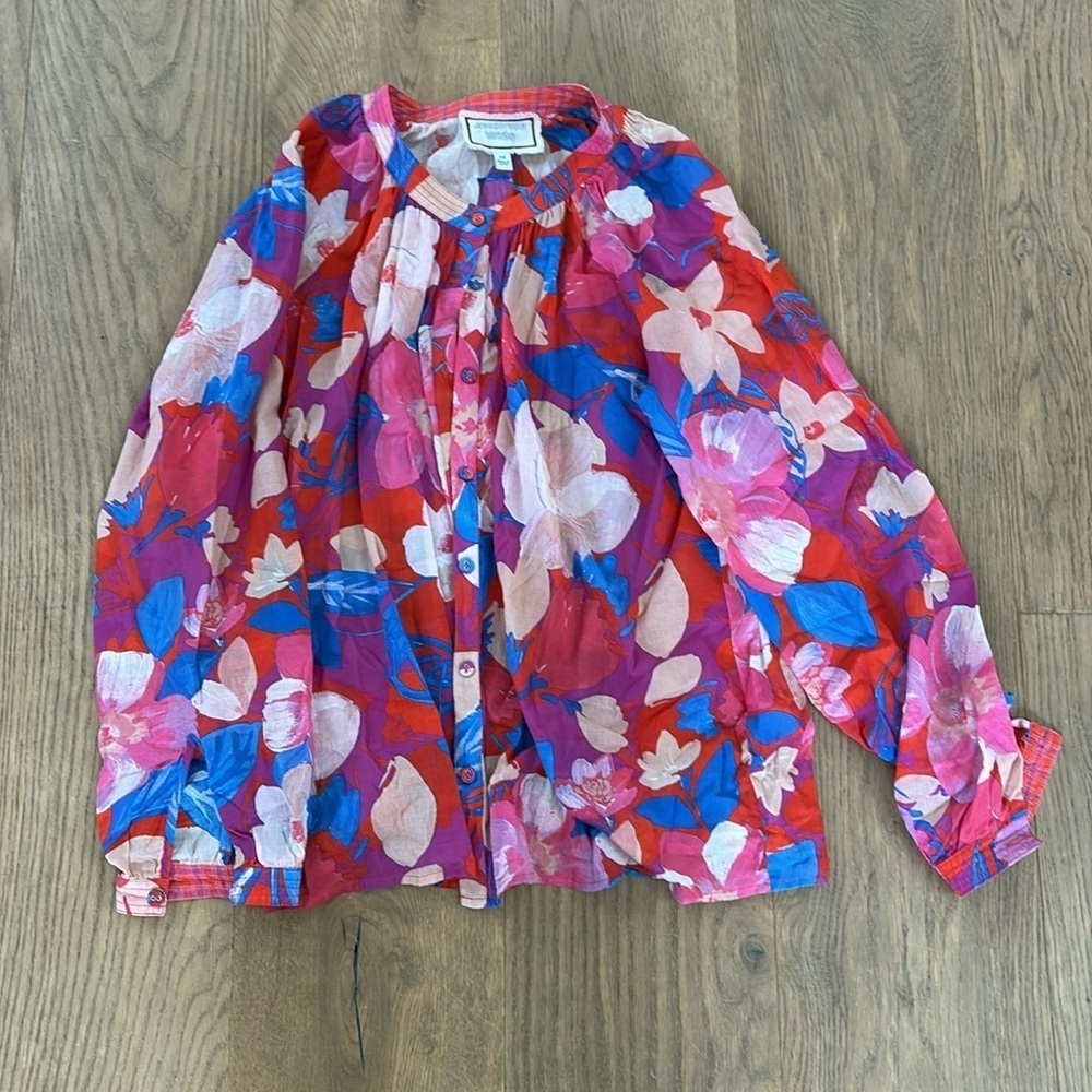 Johnny was GIVERNEY GARDENS RAGLAN POET BLOUSE